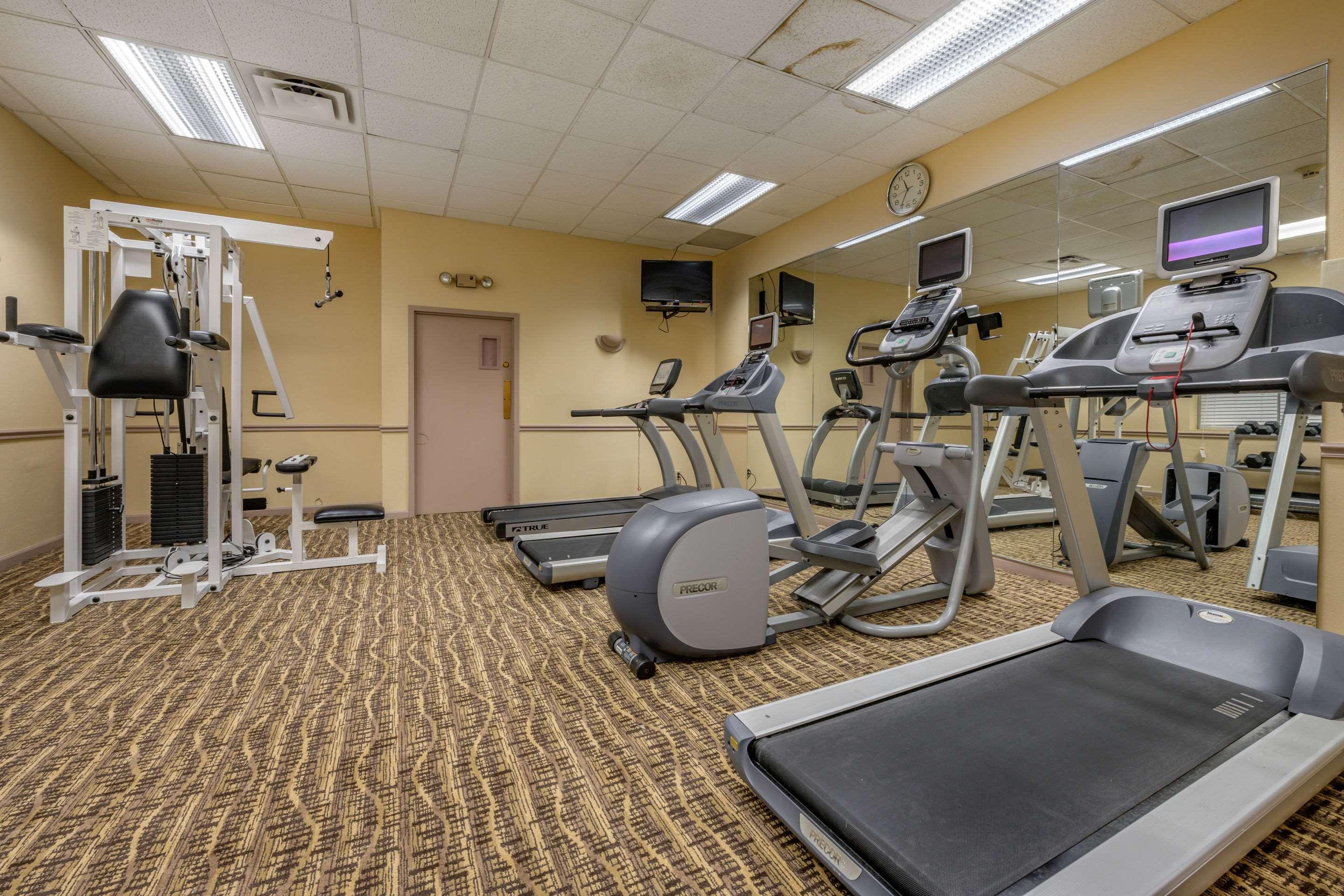 Econo Lodge Inn & Suites Triadelphia - Wheeling Exteriör bild