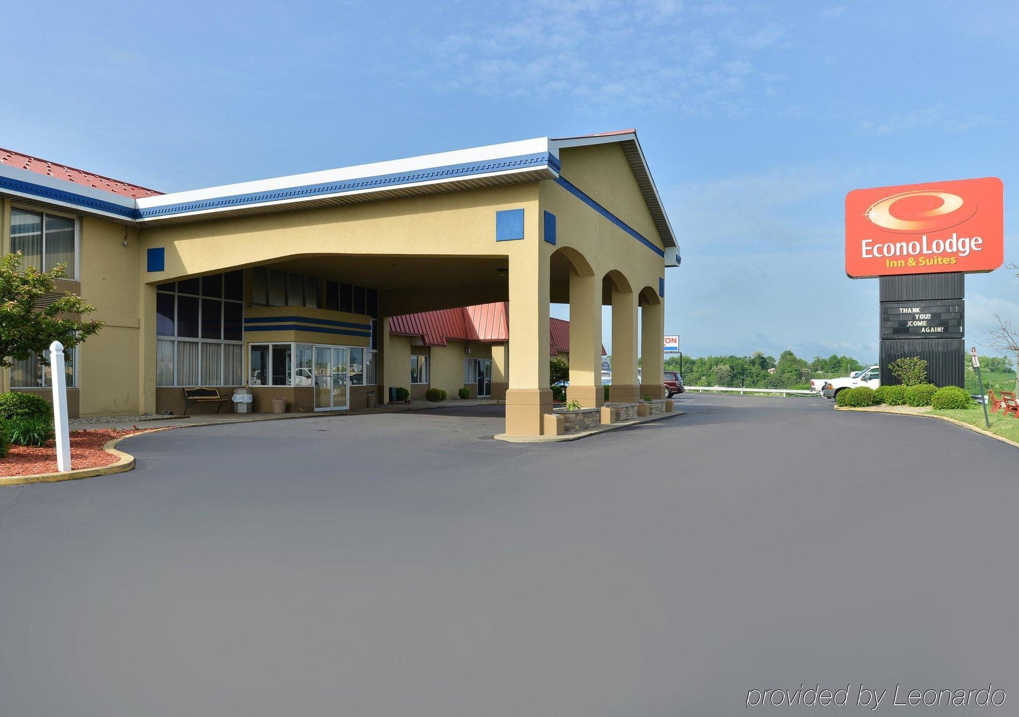 Econo Lodge Inn & Suites Triadelphia - Wheeling Exteriör bild