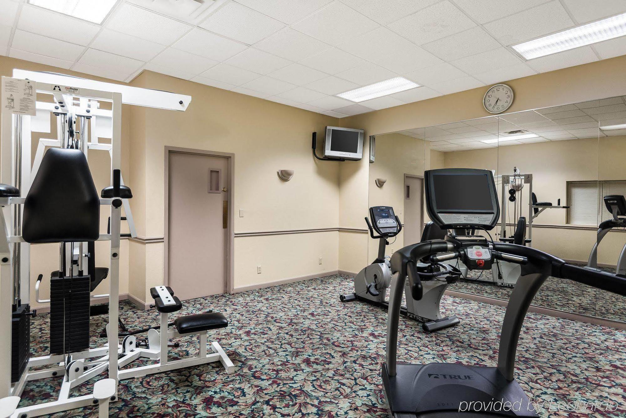 Econo Lodge Inn & Suites Triadelphia - Wheeling Exteriör bild